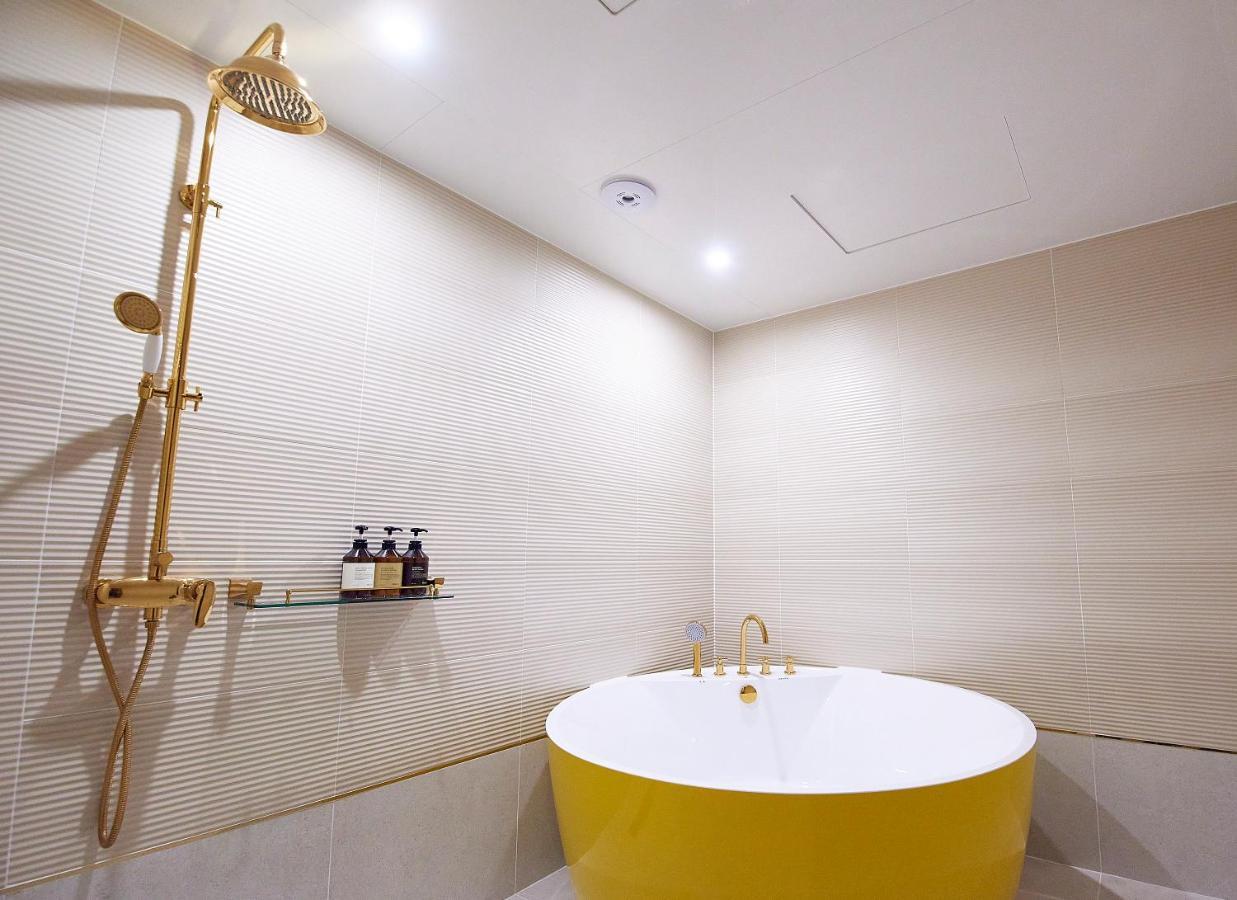 Denbasta Signature Hotel Пусан Экстерьер фото