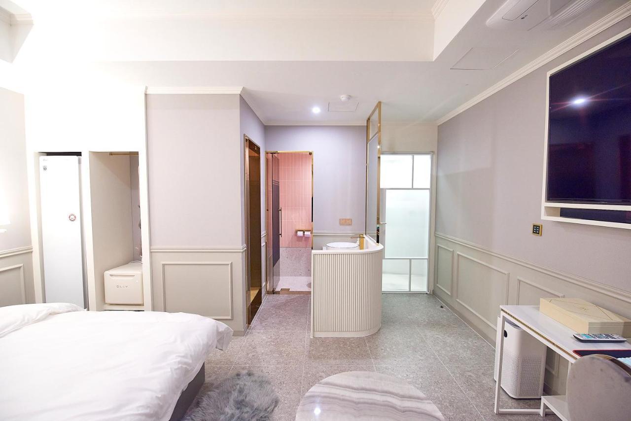 Denbasta Signature Hotel Пусан Экстерьер фото