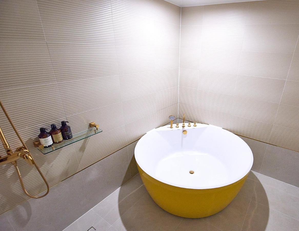 Denbasta Signature Hotel Пусан Экстерьер фото